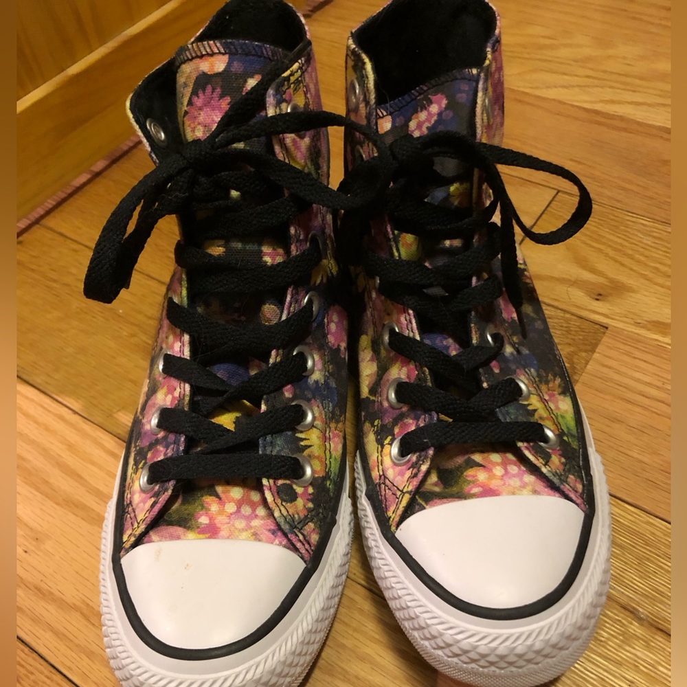 Colorful flower converse